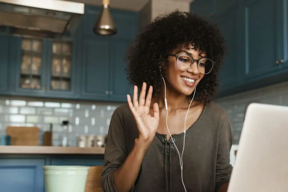 How To Talk To People And Hold Conversations Comfortably