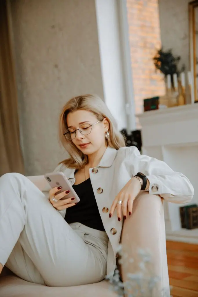 End-of-day reflection prompts to wind down and reset