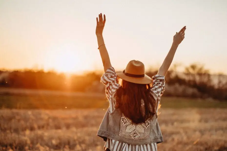 The August Emotional Reset 7 Steps to Declutter Your Mind Before Fall Hits